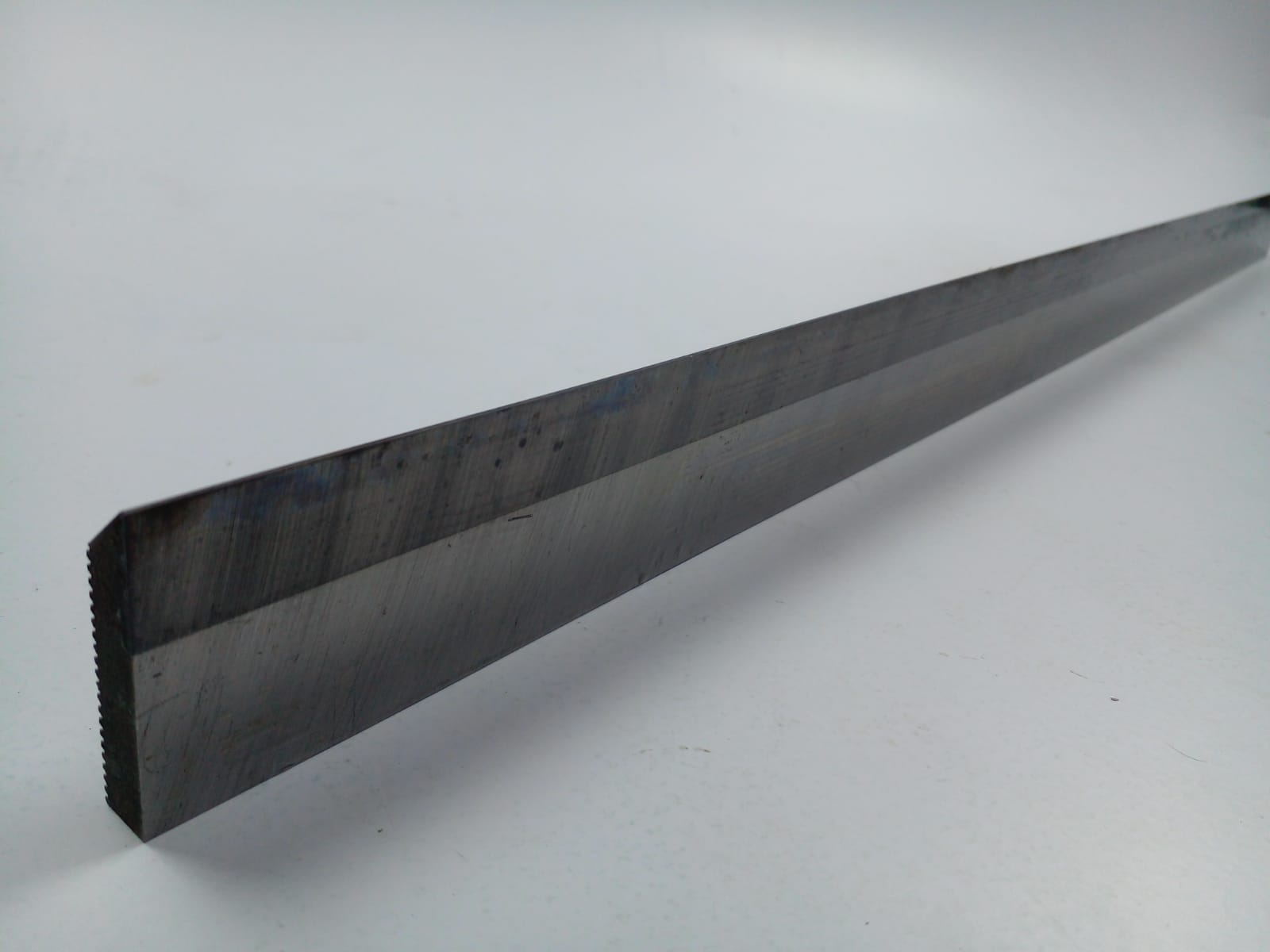 Dorso ranurado con metal duro